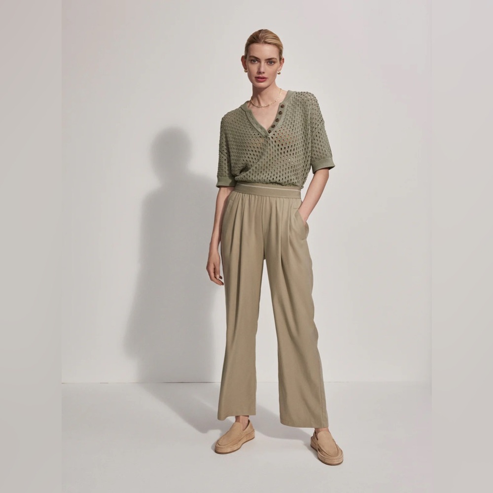 🍁FALL SALE 🍂 Make an offer!! 
Varley Riggs pants - size small in Abbey Stone